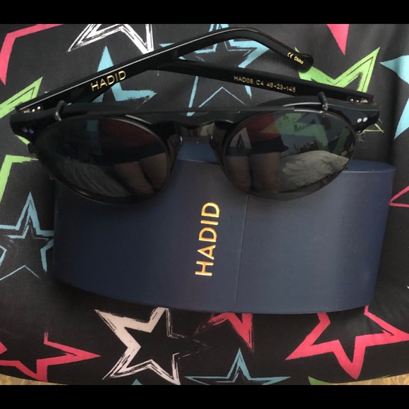 DESIGNED BY HADID!!! NWT BLACK SUNGLASSES. main image 6